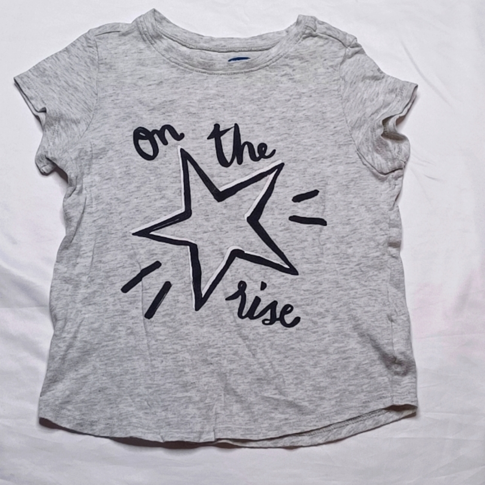 Old Navy Grey On The Rise Graphic Girl's Short Sleeve Top Size 4T